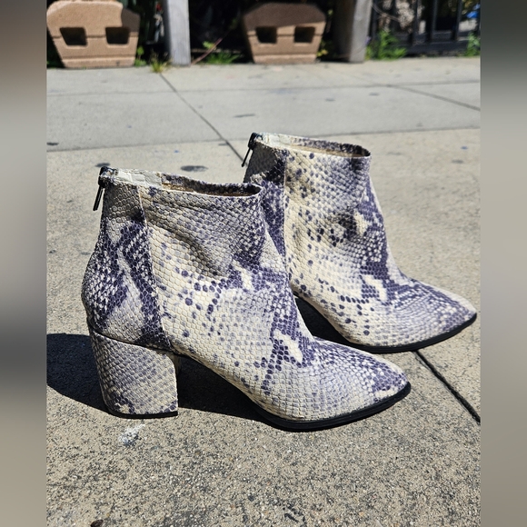 Steve Madden Jillian Boots - Picture 4 of 8